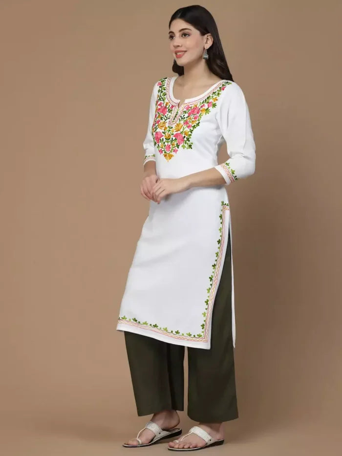 Aylin White Embroidred Kurti