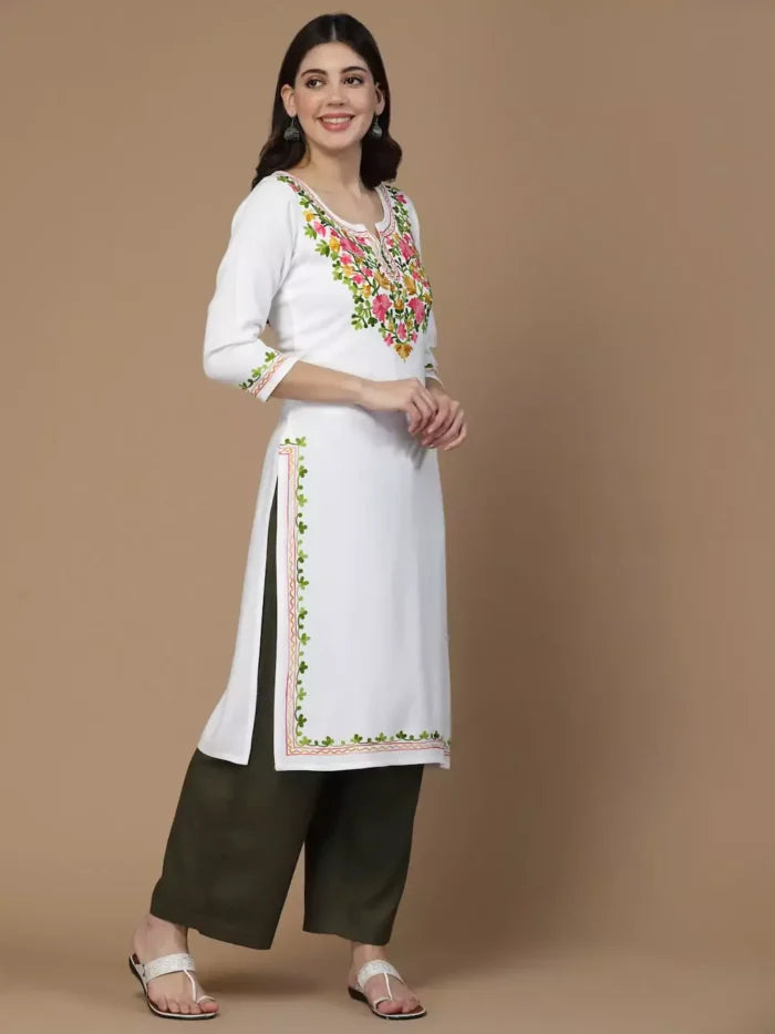 Aylin White Embroidred Kurti
