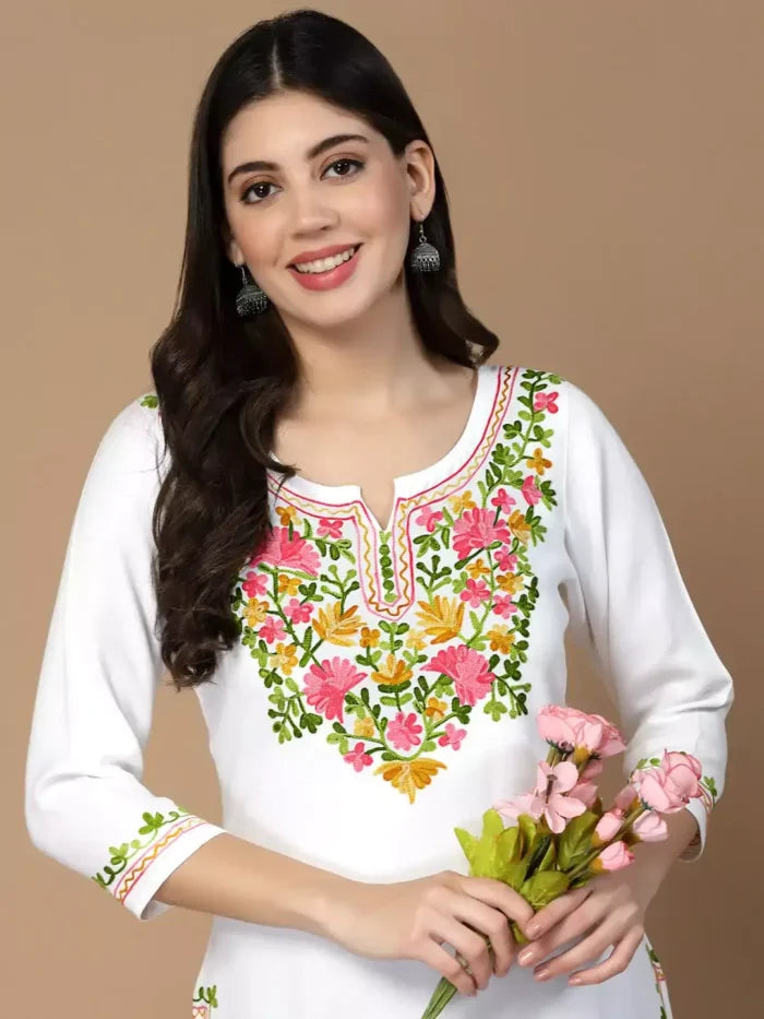 Aylin White Embroidred Kurti